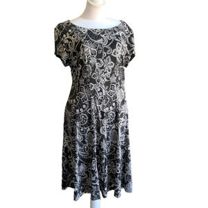 CONNECTED Apparel women's size 10 black and white dress